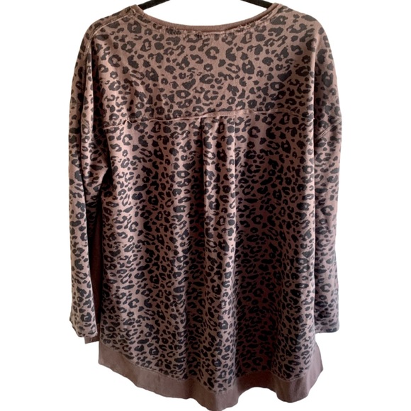 Z Supply Leopard Weekender Sweatshirt Hi-Low With Side Slits - Picture 5 of 5